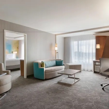 Courtyard By Marriott Toronto Mississauga/West-2