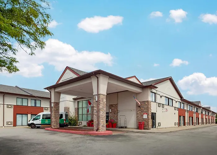 Quality Inn & Suites 5585 Ambler Drive Mississauga Ontario